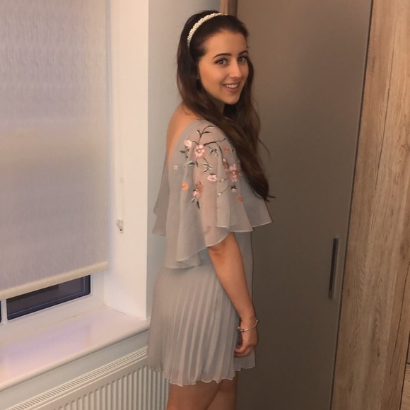 ASOS grey floral pleated dress - Picture 2 of 2